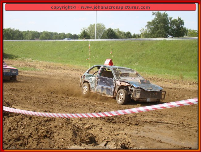 2009TIE-A-004.JPG