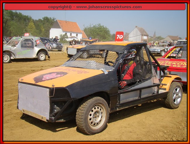 2011BEK-AX-002.JPG