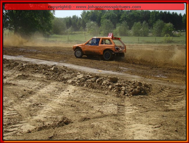 2011BEK-AX-007.JPG