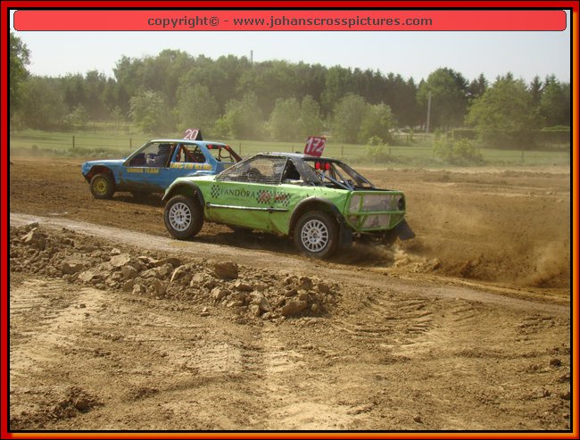 2011BEK-AX-008.JPG