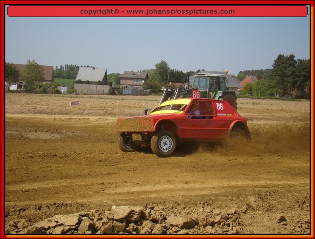 2011BEK-AX-013.JPG