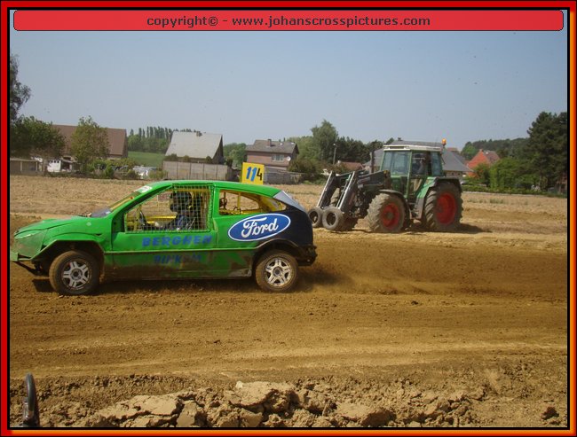 2011BEK-AX-015.JPG