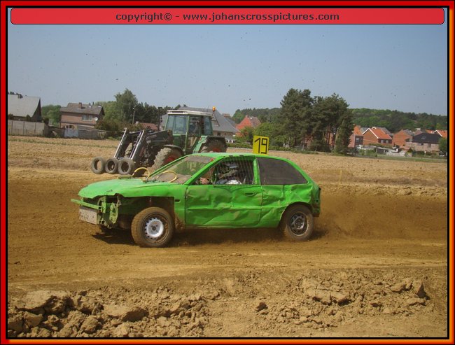 2011BEK-AX-016.JPG