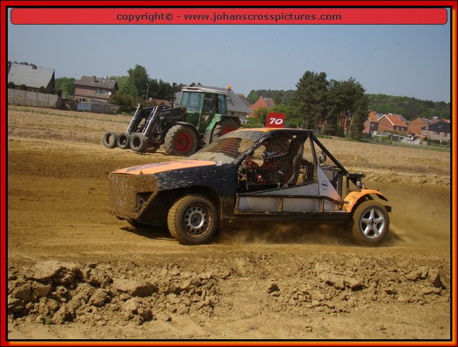 2011BEK-AX-022.JPG