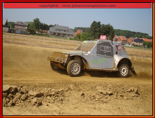 2011BEK-AX-023.JPG