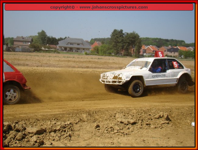 2011BEK-AX-024.JPG