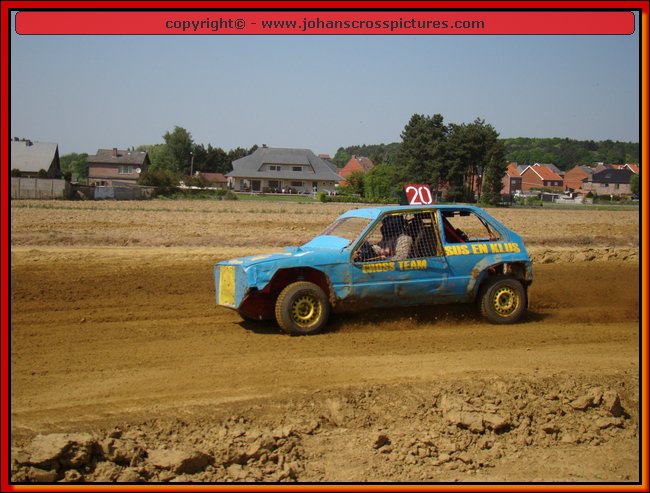 2011BEK-AX-025.JPG