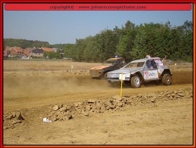 2011BEK-AX-030.JPG