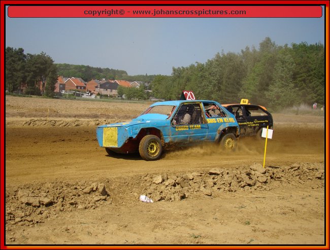 2011BEK-AX-032.JPG