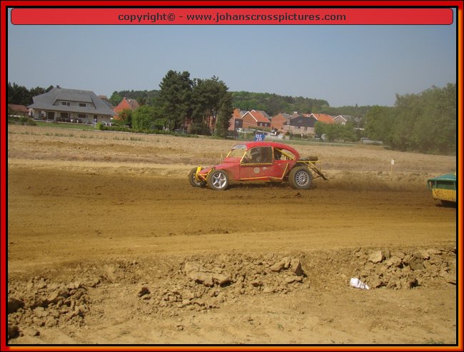 2011BEK-AX-033.JPG