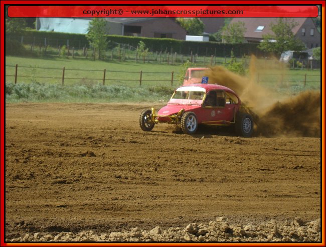 2011BEK-AX-037.JPG
