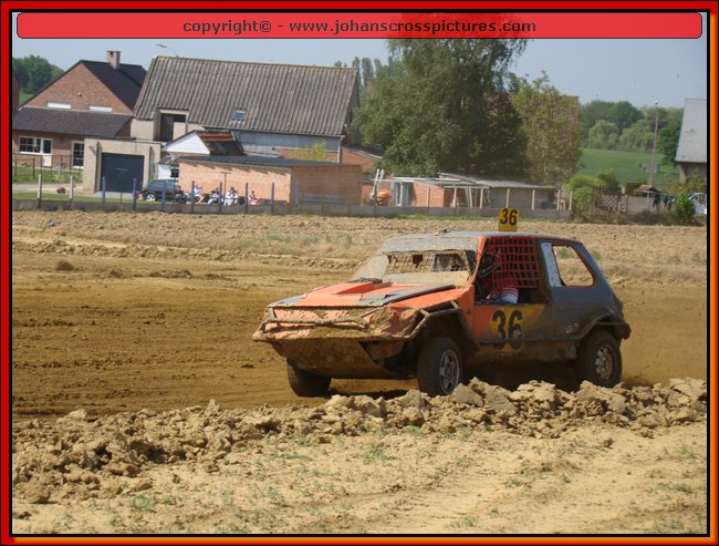 2011BEK-AX-044.JPG