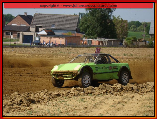 2011BEK-AX-048.JPG