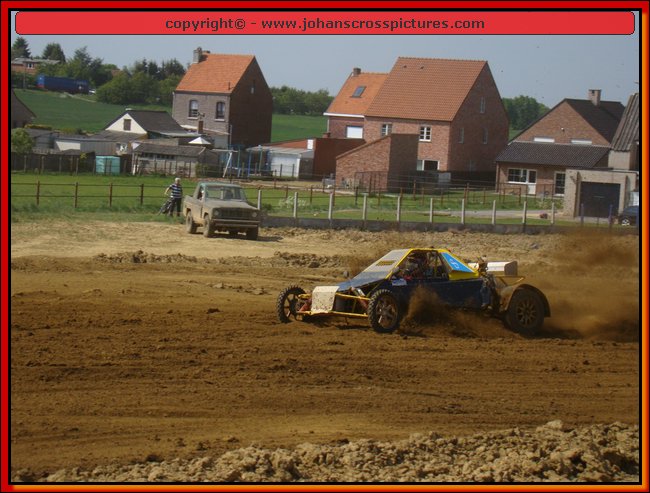 2011BEK-AX-056.JPG