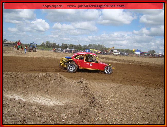 2011BIE-A-018.JPG