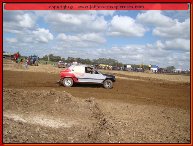 2011BIE-A-023.JPG