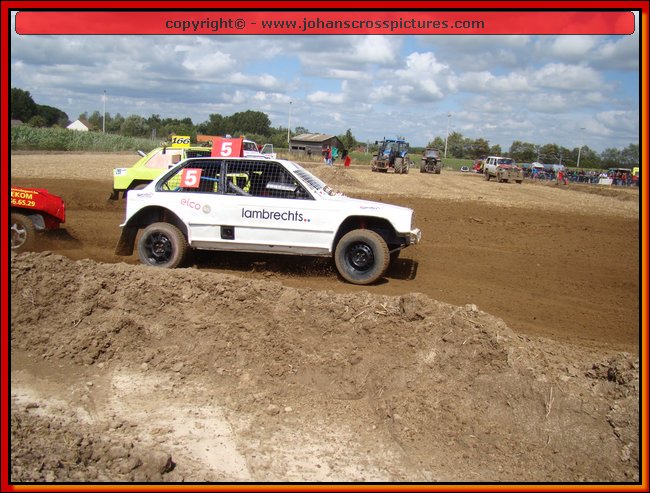 2011BIE-A-041.JPG