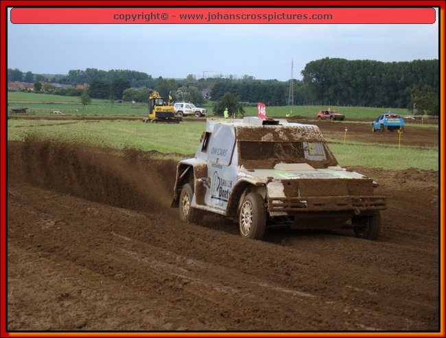 2011SCH-A-010.JPG