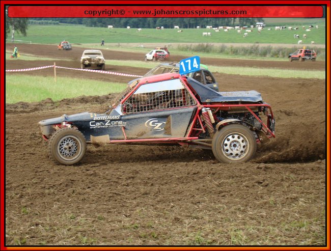 2011SCH-A-076.JPG